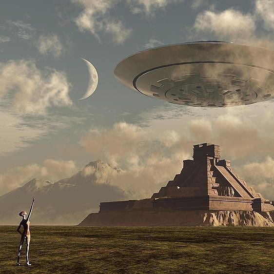 Летающая тарелка, НЛО и древняя пирамида.