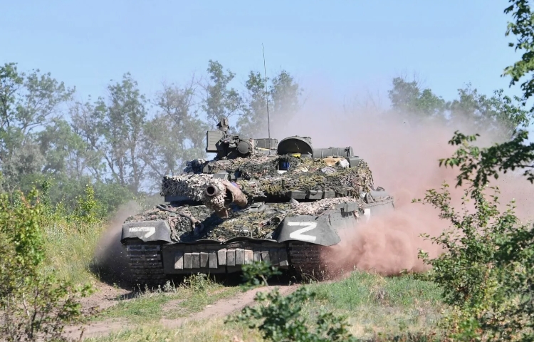Танк Т-80 в зоне спецоперации на Украине