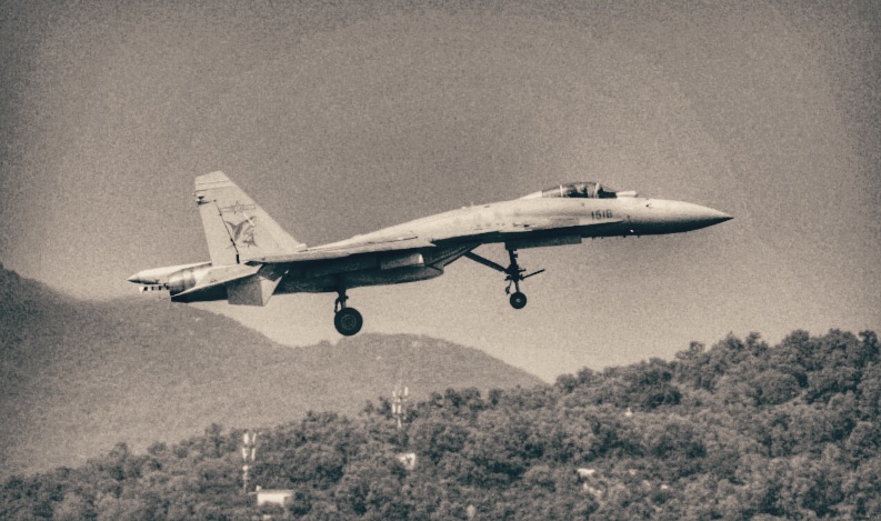 истребитель Shenyang J-15T ВМС Китая