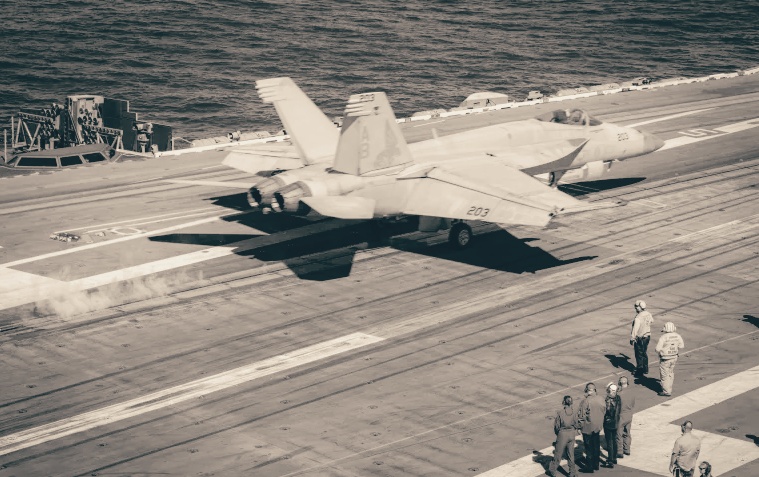 F/A-18E Super Hornet на палубе авианосца George HW Bush