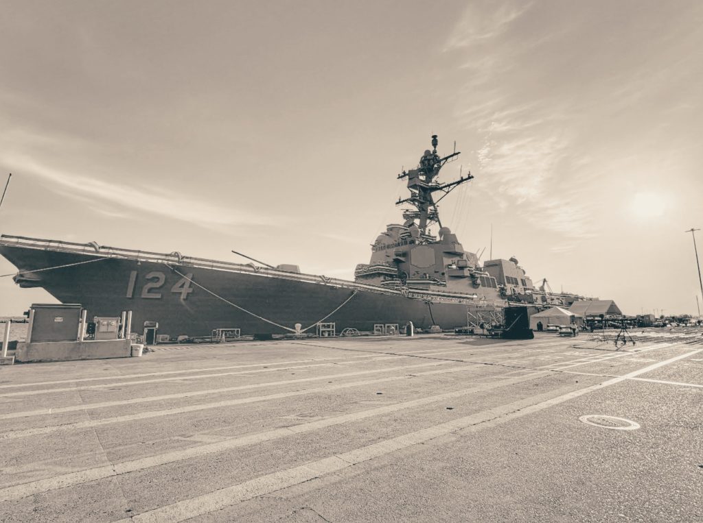 Эсминец Harvey C. Barnum Jr (DDG-124) 
