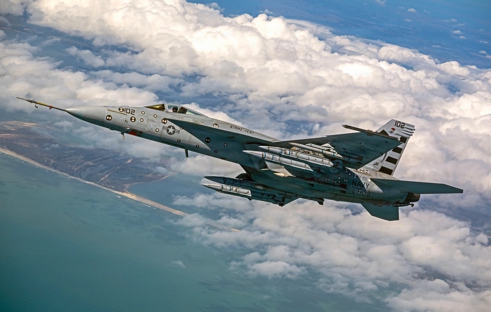 AIM-424 на F/A-18E Super Hornet.
