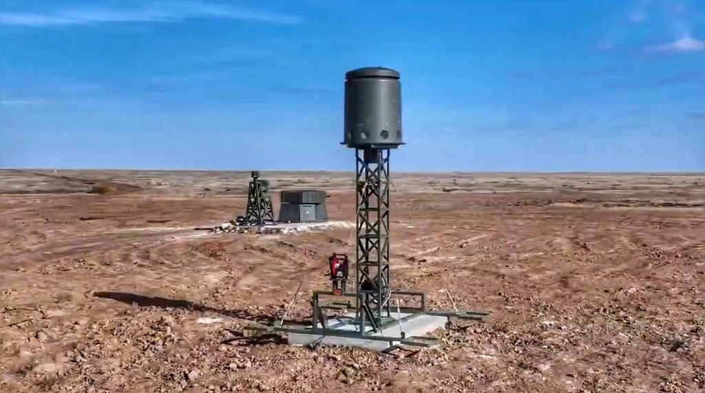 РЛС обнаружения ЗАК-30 "Цитадель" на мачте.