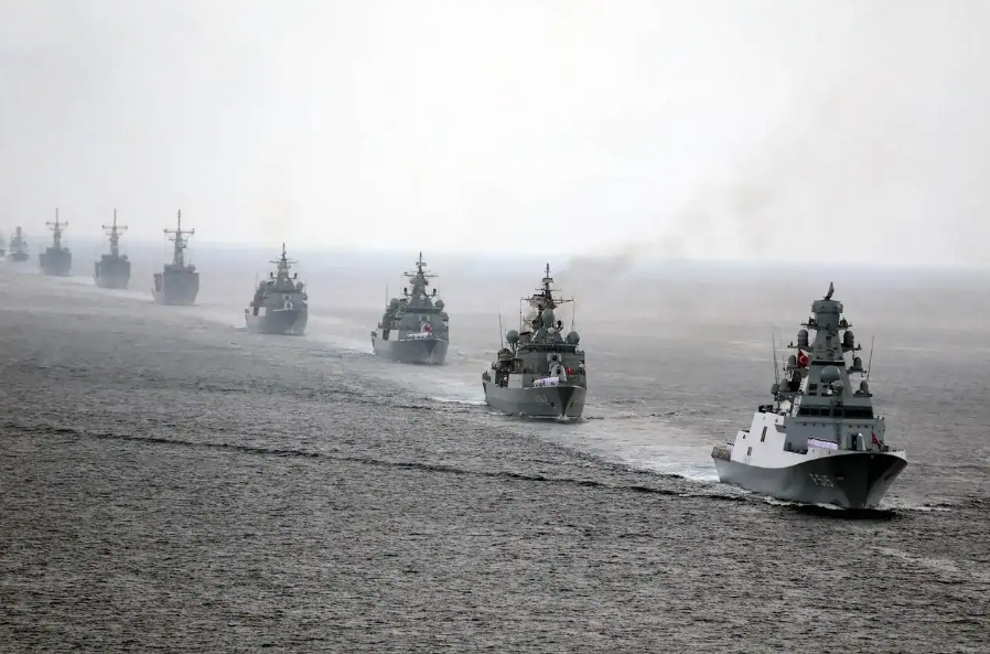 Турецкие боевые корабли строем на учениях Denizkurdu-I/2026 в сентябре 2026 года.