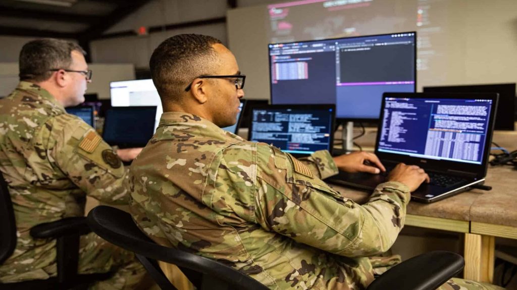 Военнослужащие AI Force армии США.