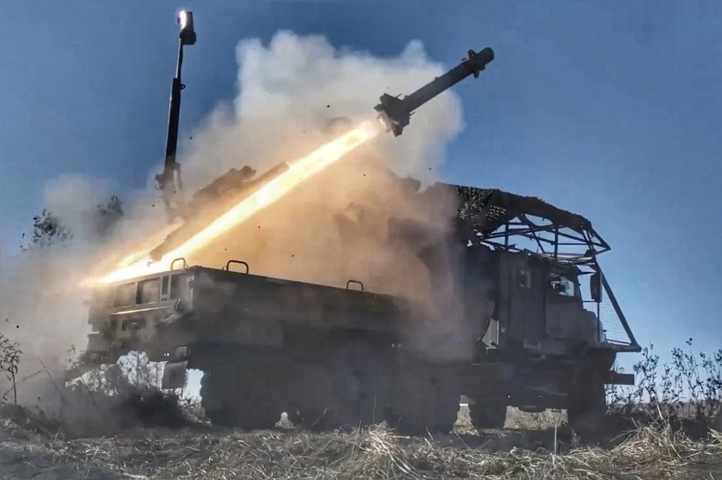 Запуск ракеты с пусковой установки комплекса "Изделие 347"