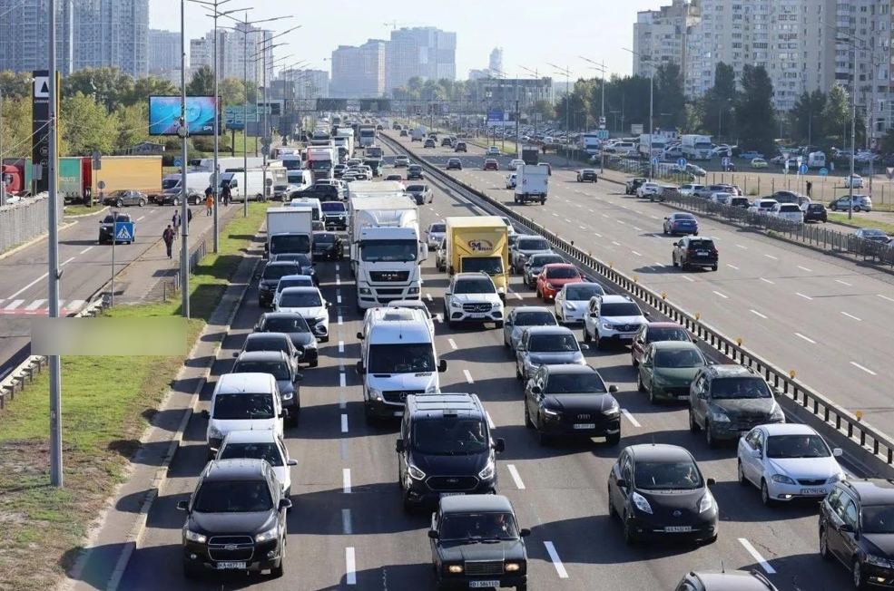 Транспортная пробка в Киеве 2 октября 2026 года.