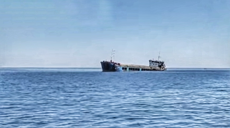 Сухогруз Royad Mammadov 5 октября 2026 года в Черном море уходит под воду.