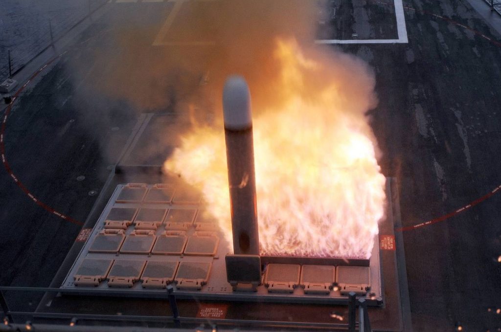 Пуск крылатой ракеты Tomahawk.